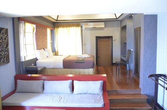 Hotel Baan Chalelarn