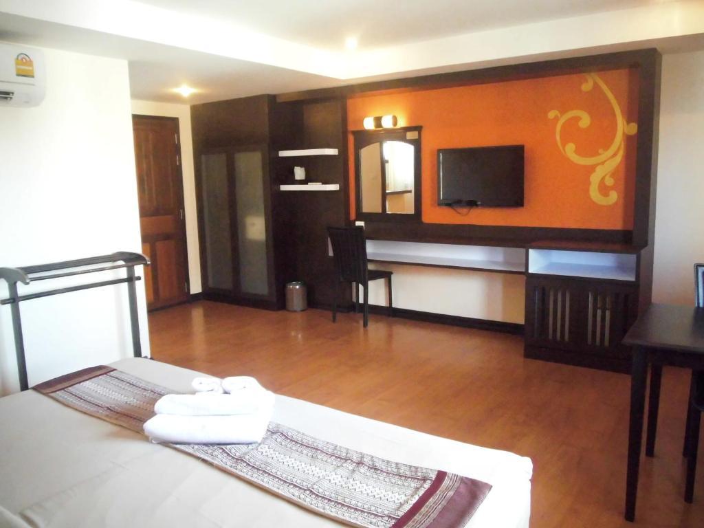 Baan Chalelarn Hotel